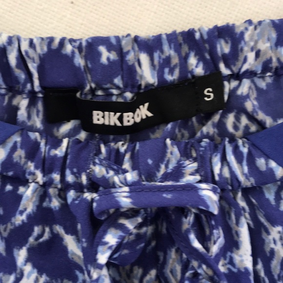 Blue shorts size small - Picture 2 of 2